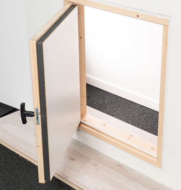Fire-resistant wall hatch EI45